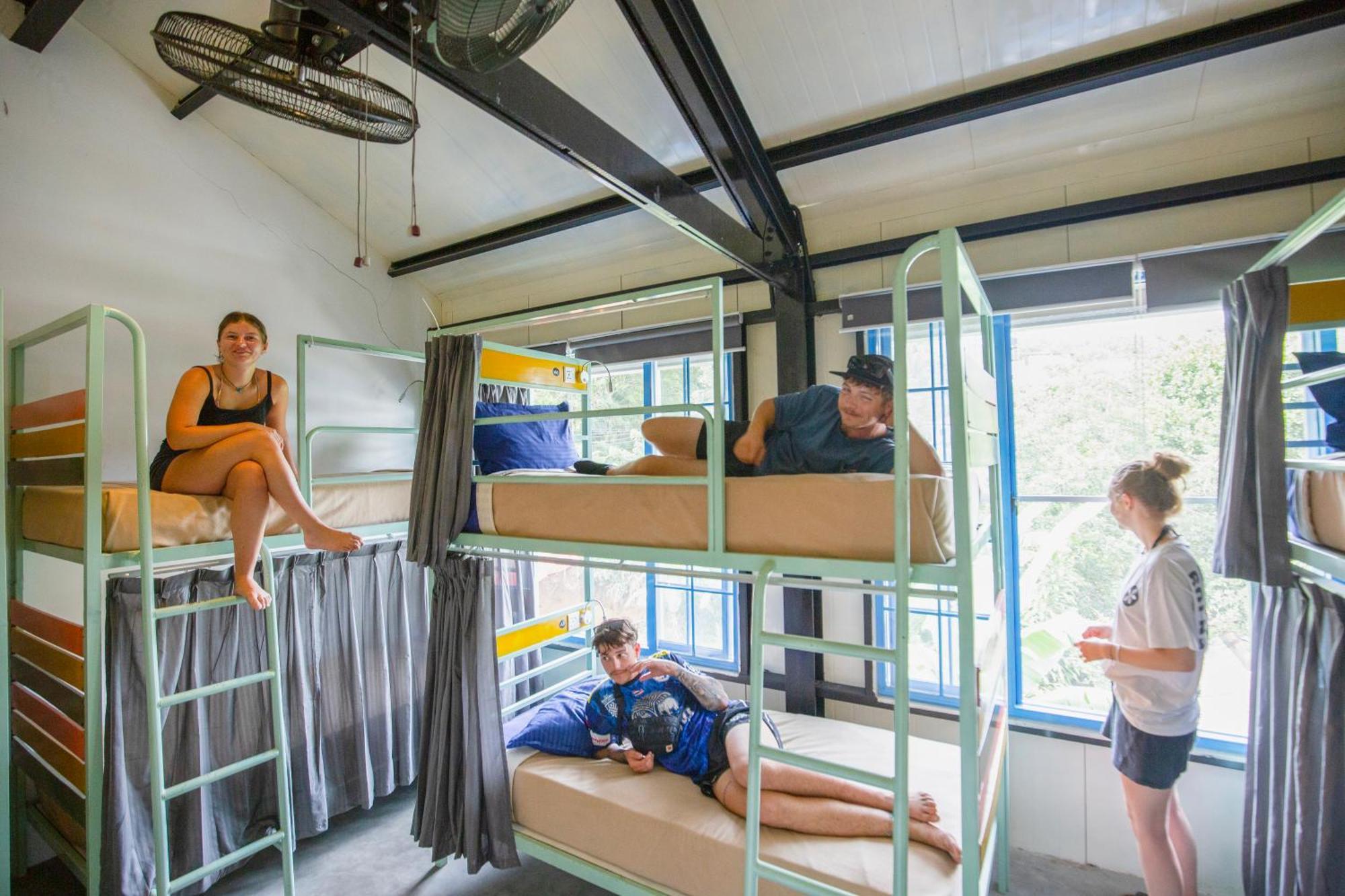 Hangover Hostels Ella Bagian luar foto