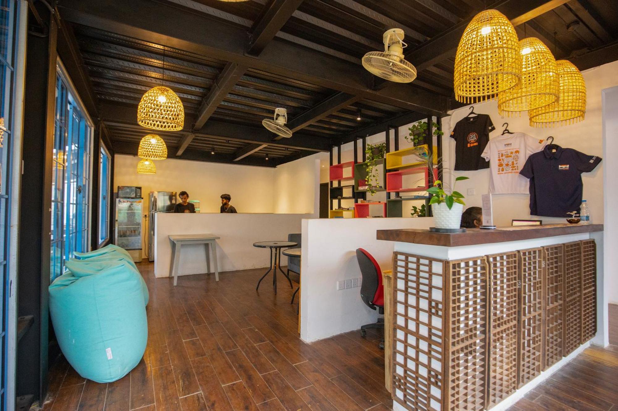 Hangover Hostels Ella Bagian luar foto