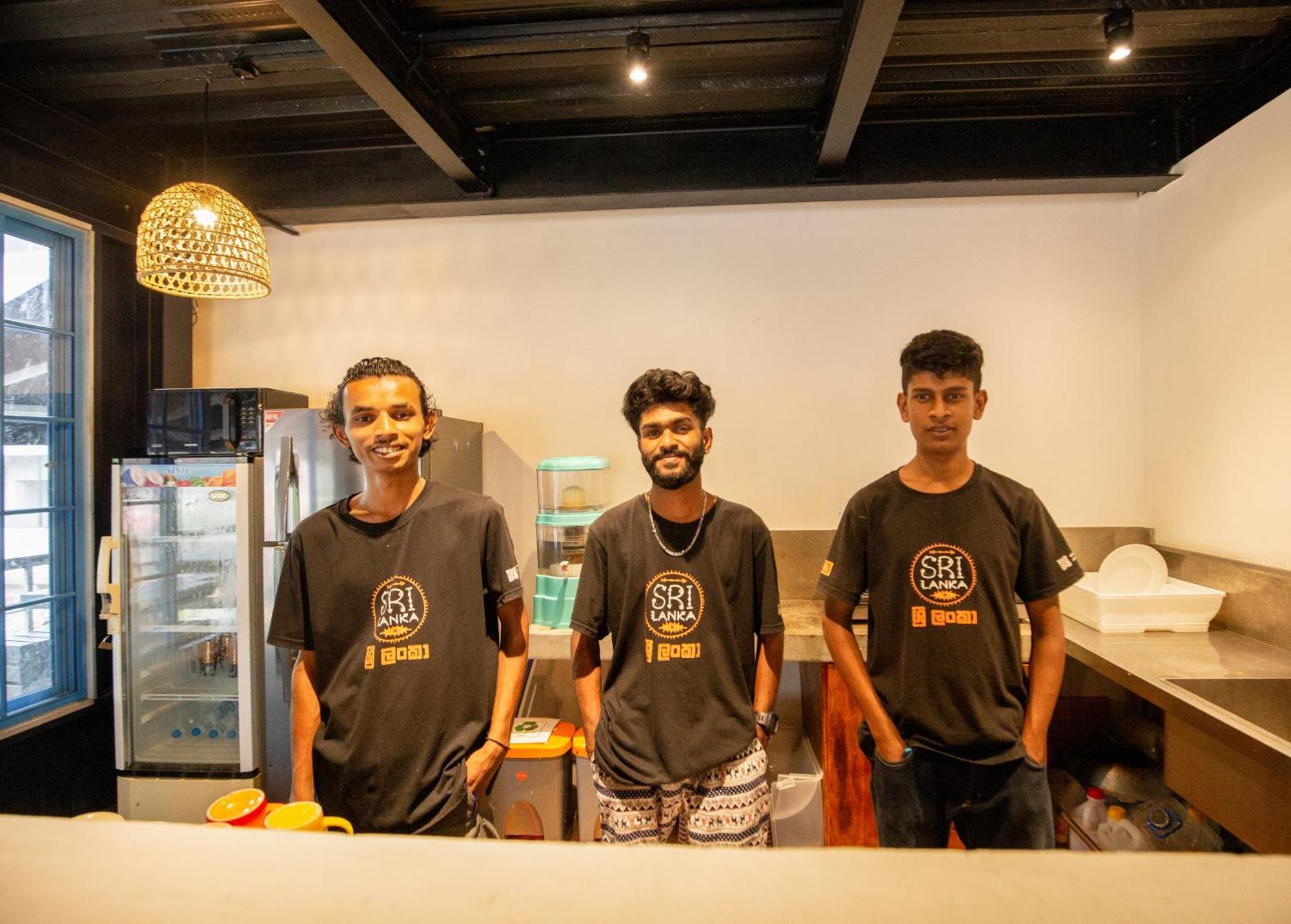 Hangover Hostels Ella Bagian luar foto