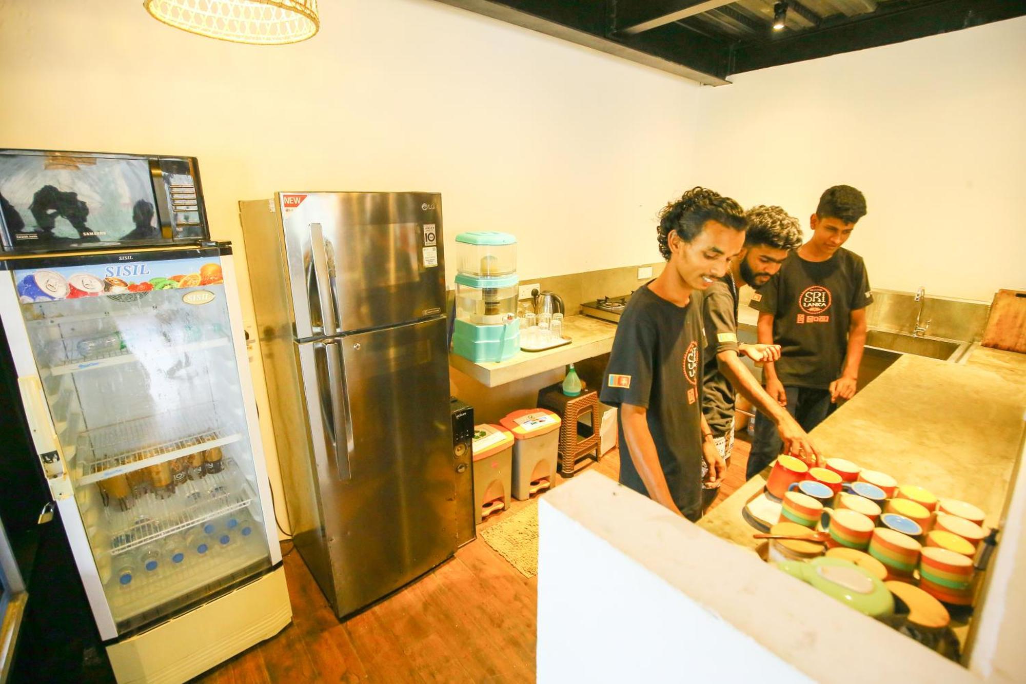 Hangover Hostels Ella Bagian luar foto