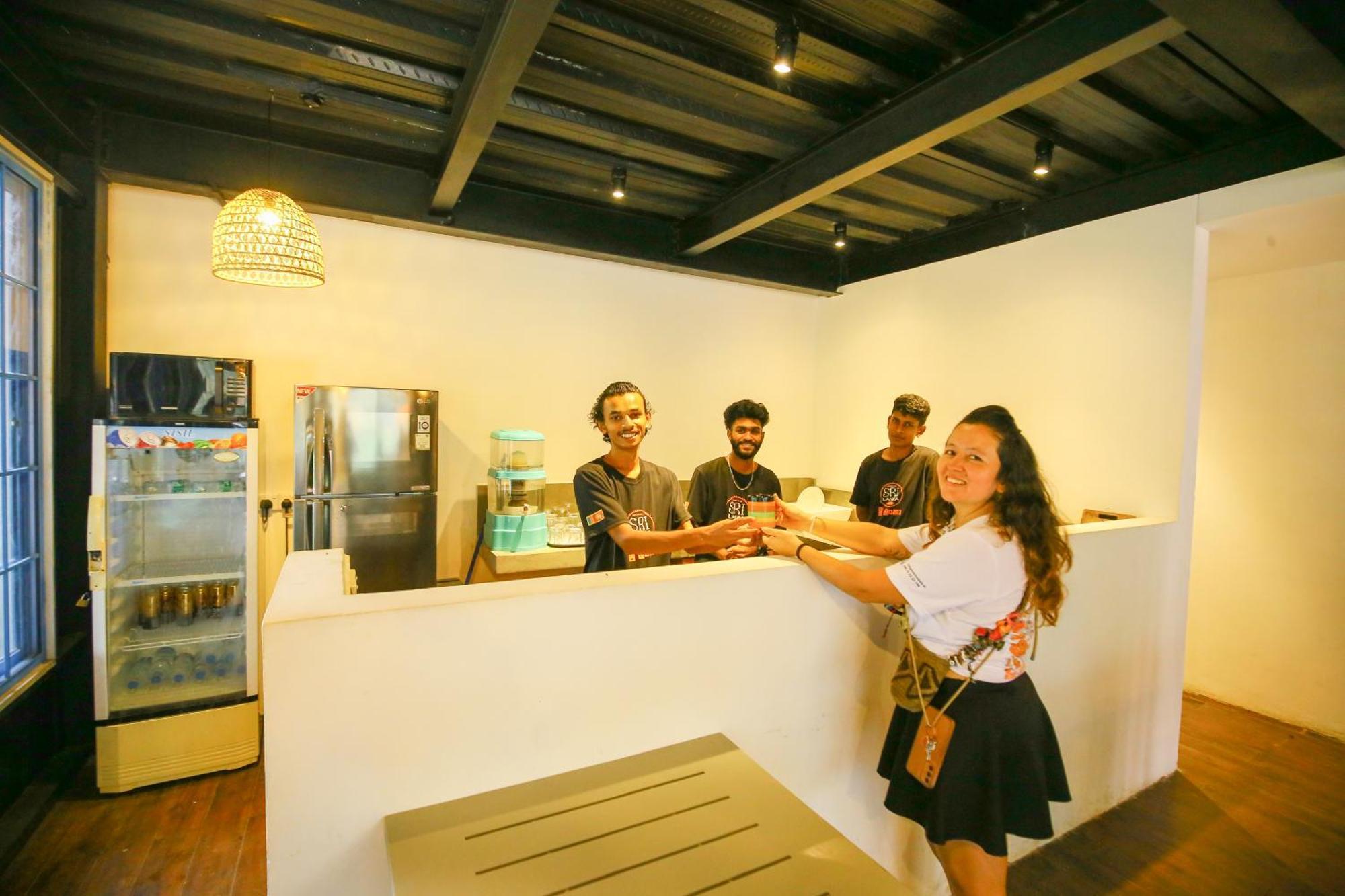 Hangover Hostels Ella Bagian luar foto
